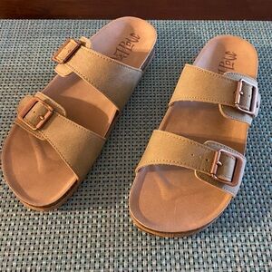*SOLD* Mad love buckle slip on sandals Sz 8